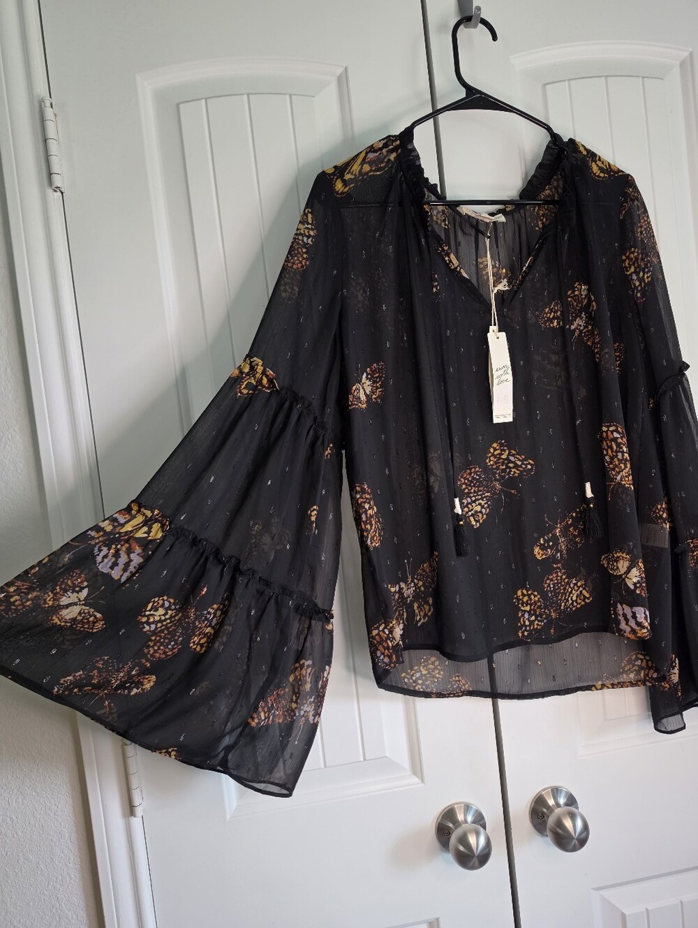 ​NWT LOVESTITCH Metallic Dot Butterfly Bell Sleeve Top L